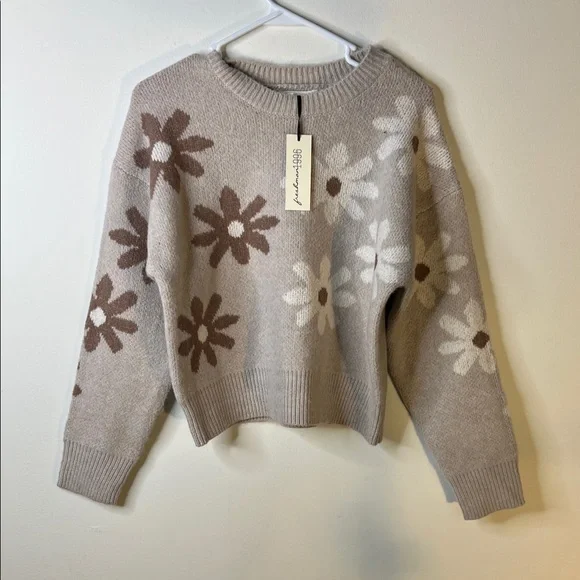 Beige Floral Knit Sweater - Size Medium - Picture 2 of 3